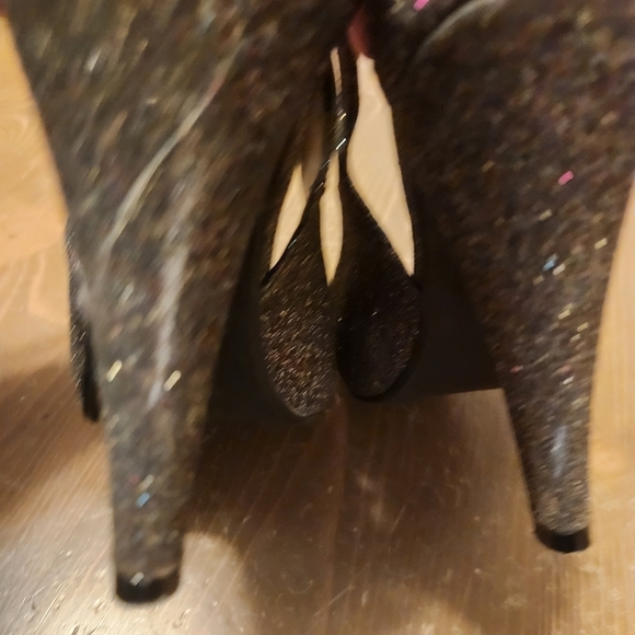 Fergalicious by Fergie Women's Heels Size 7.5M Open Toe Sling Back Mona T 4" - Picture 11 of 16